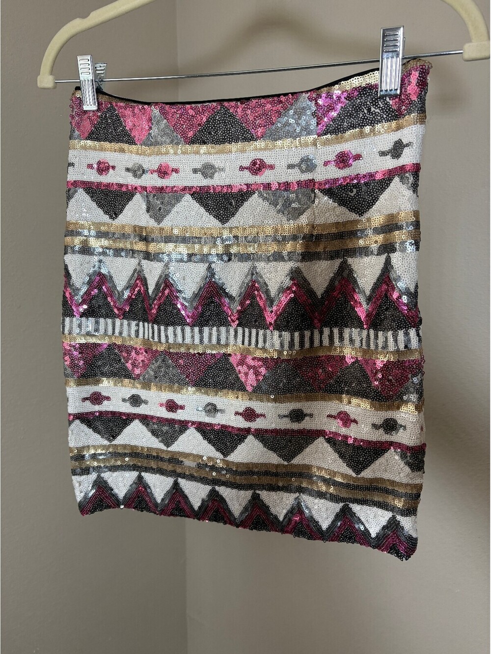 Chelsea & Violet Women's XS Sequin Mini Skirt with Geometric Pattern